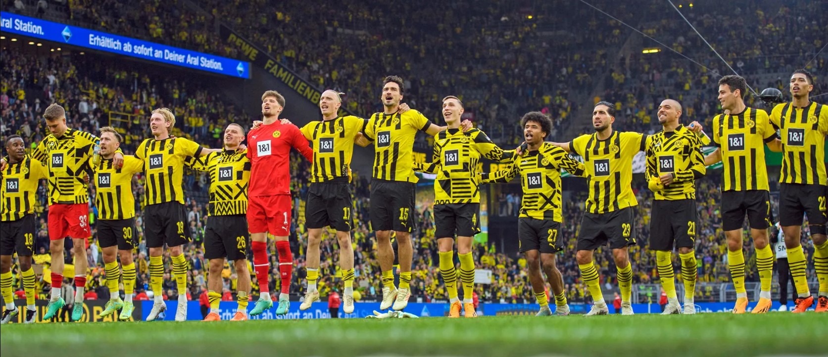 Dortmund chỉ còn cách chức vô địch Bundesliga lần đầu tiên sau 10 năm 3 điểm